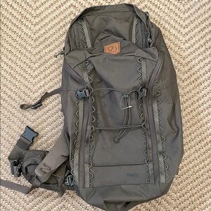 Fjällräven NWOT Backpack Singi 28L - Green